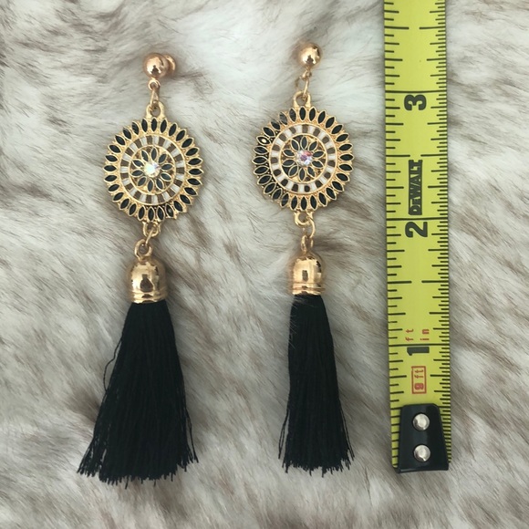 SOLD 🧡 NWT Black Tassel Earrings - Picture 5 of 5